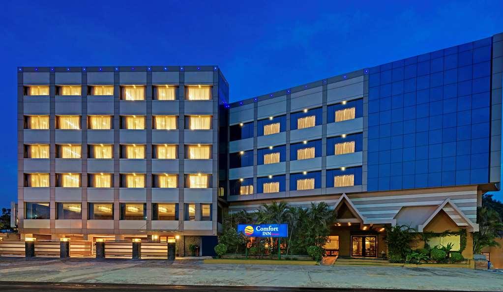 Comfort Inn Sunset Ахмедабад Екстериор снимка