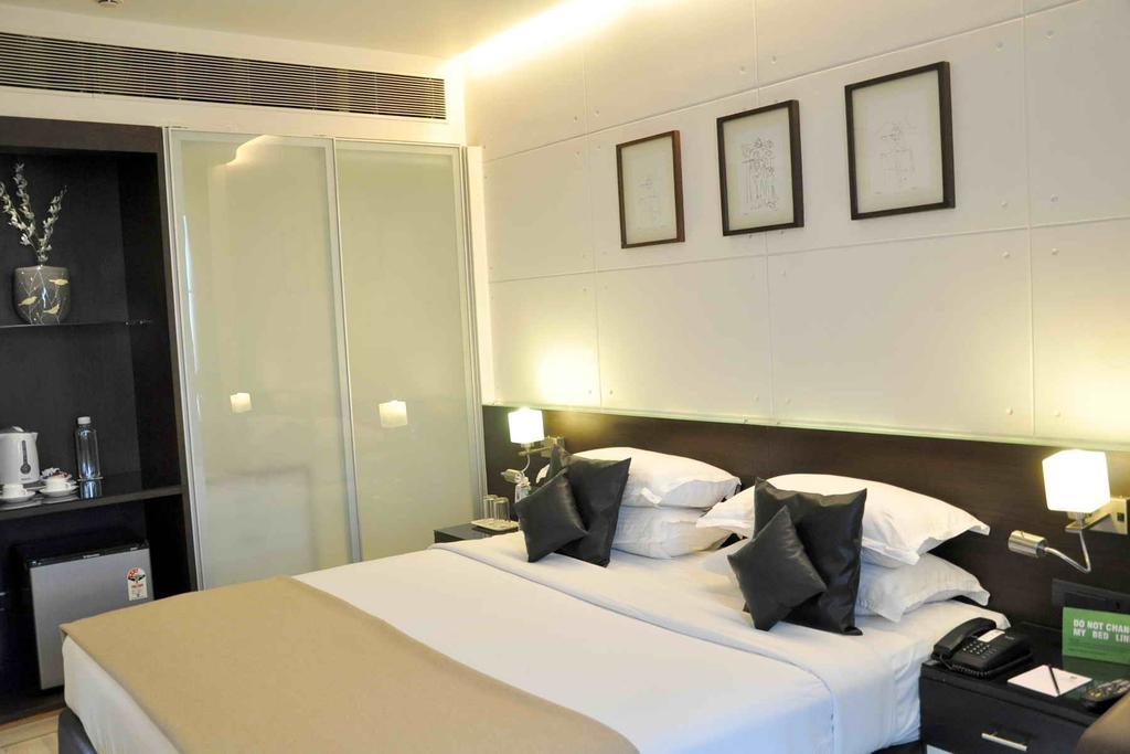 Comfort Inn Sunset Ахмедабад Екстериор снимка