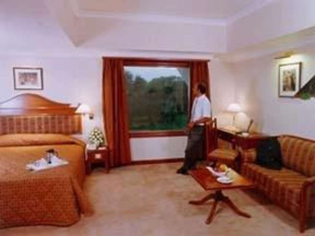Comfort Inn Sunset Ахмедабад Стая снимка